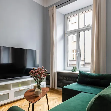 Anta Warszawska Apartmán *