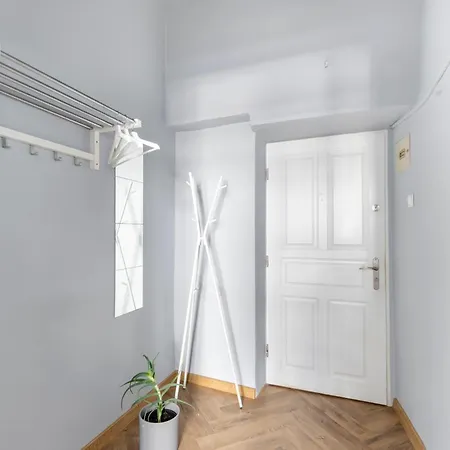Anta Warszawska Apartmán *